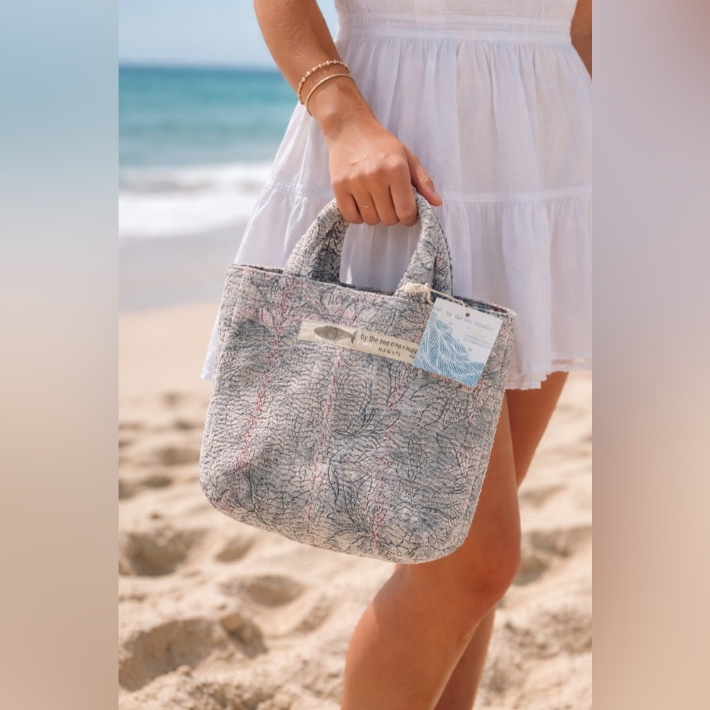 MINI KANTHA TOTE
8”x10” So Cute, It’s Love at First Sight – Mini Kantha Totes